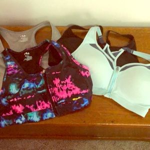 Front zip medium impact sports bras